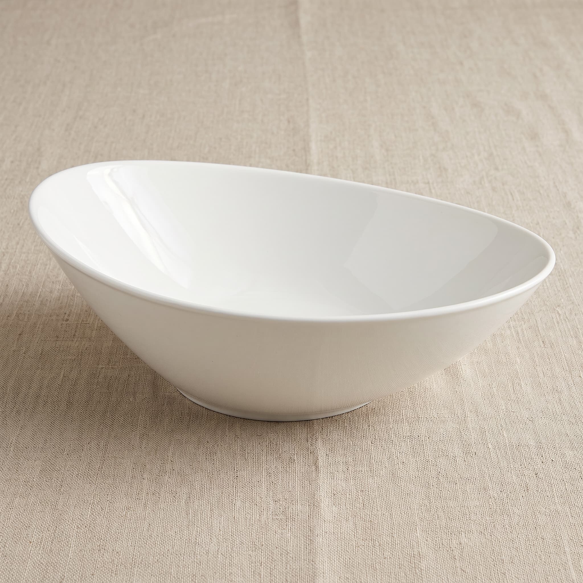 Oval serving bowl hire London — premium 255x180mm white porcelain bowl for family-style dining, buffets and events