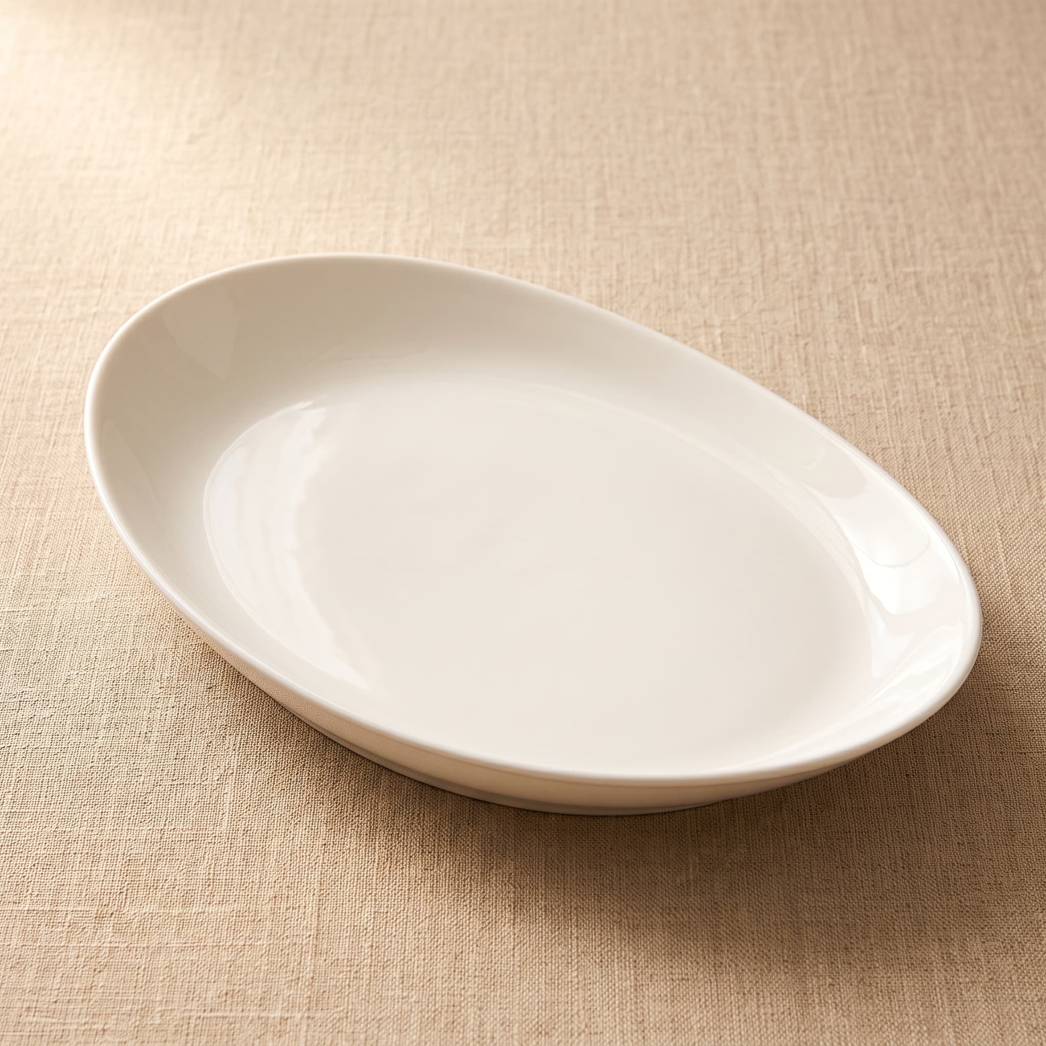 Bistro meat dish hire London — premium 340mm white porcelain bistro dish for events and weddings